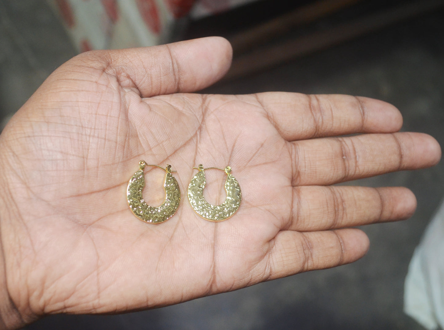Anti Tarnish Vintage Hammered Texture C-Shape Hoop Earrings