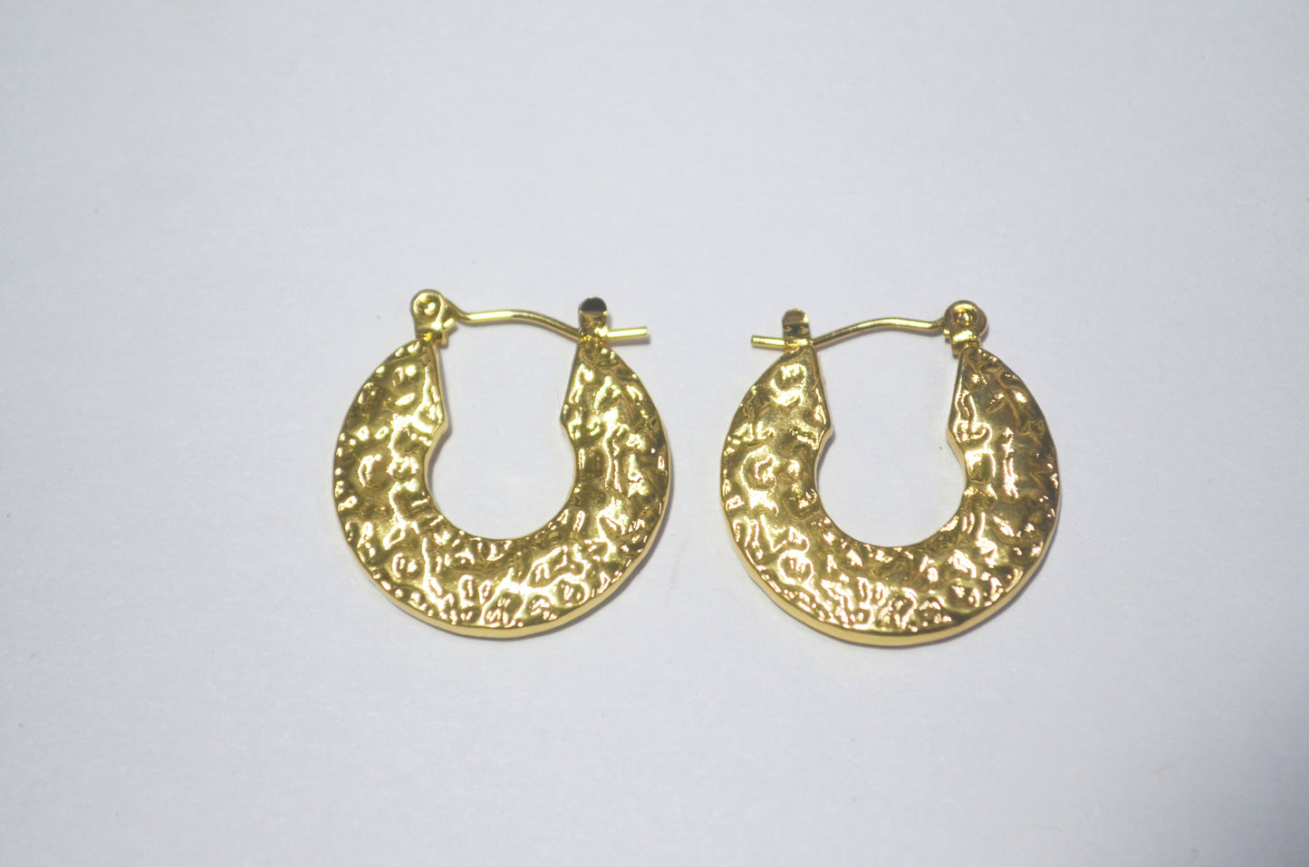 Anti Tarnish Vintage Hammered Texture C-Shape Hoop Earrings