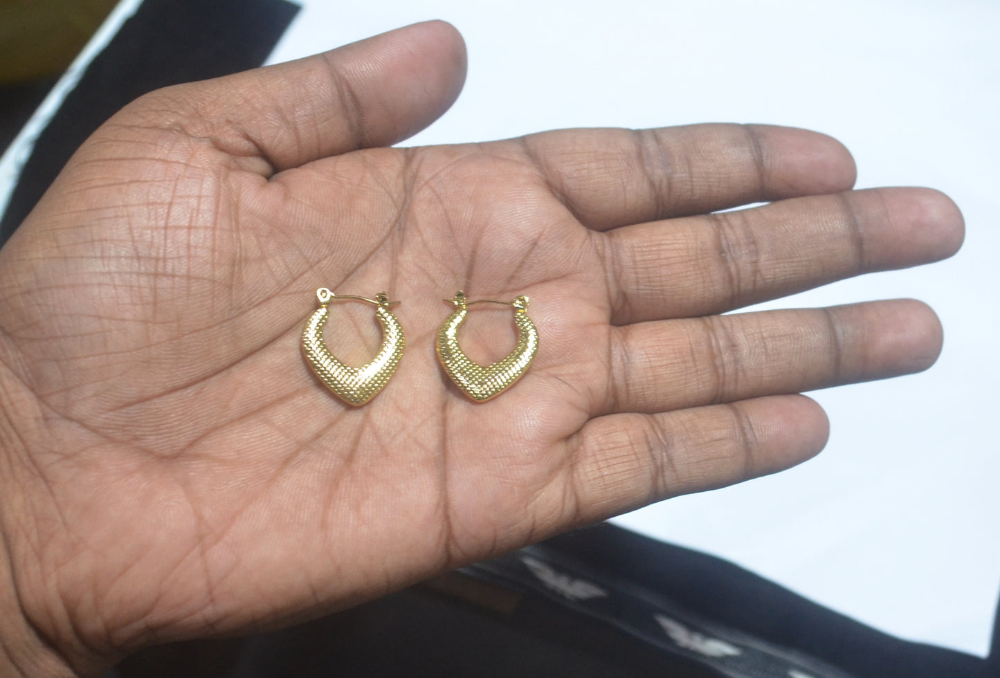 Anti Tarnish Gold-Tone Geometric Hoop Earrings – Elegant New Lightweight Design