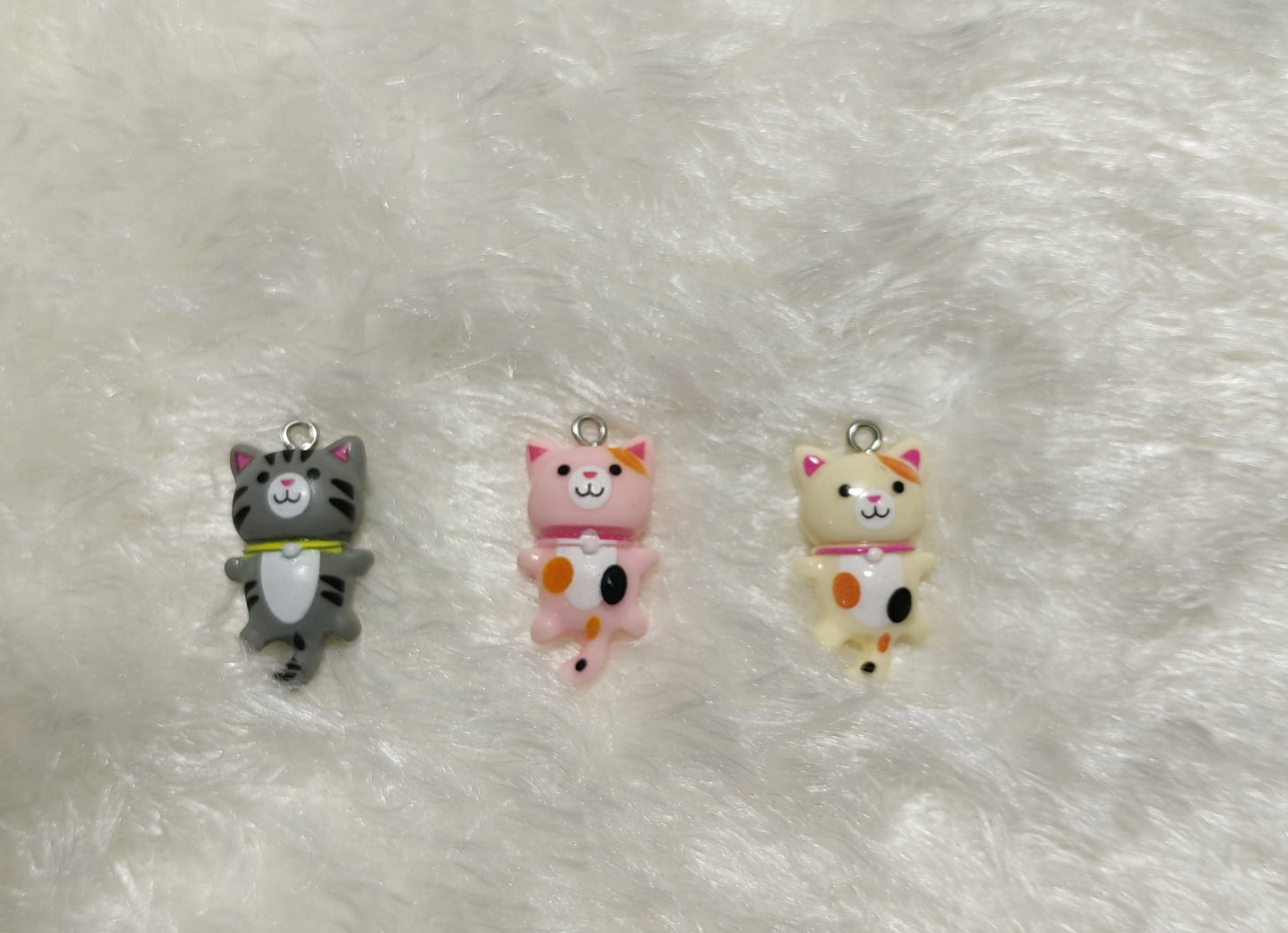 Cute Cat Charms for Kids comes in pack of 6