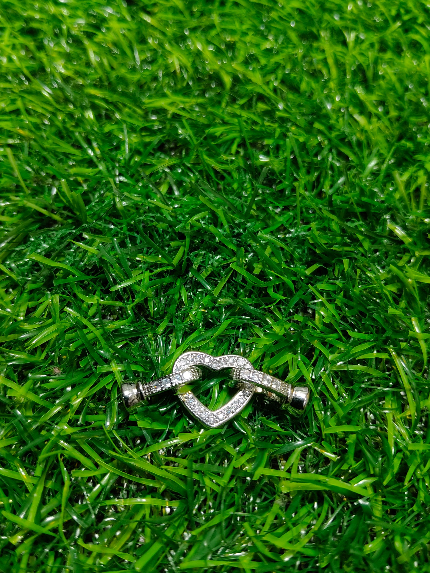 Anti-Tarnish Silver Heart Shape Look Charm