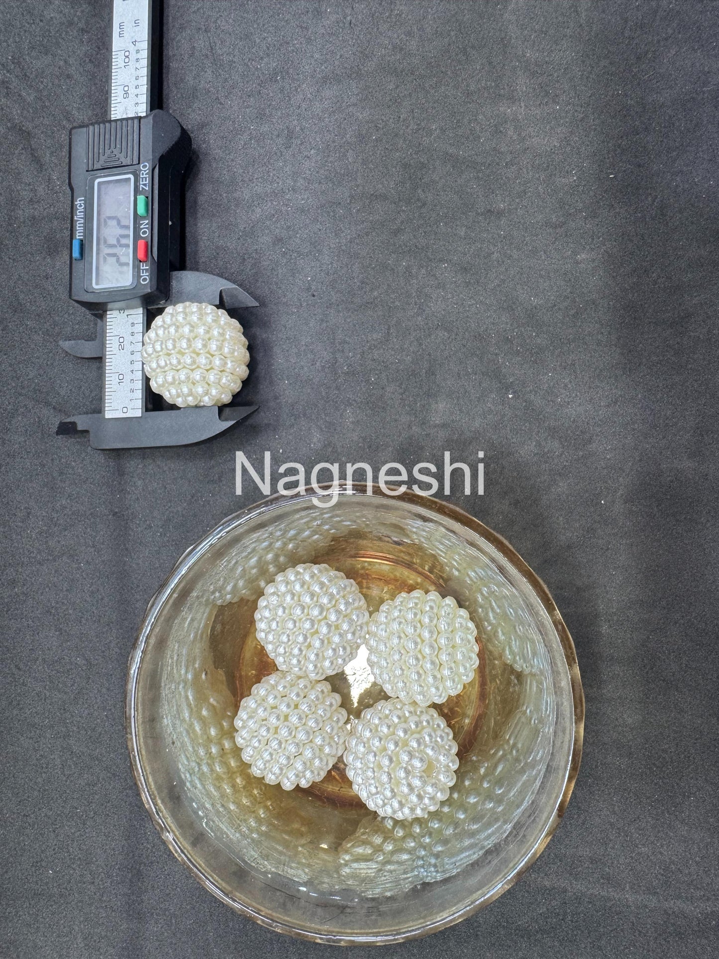 Plastic beads fruit boll