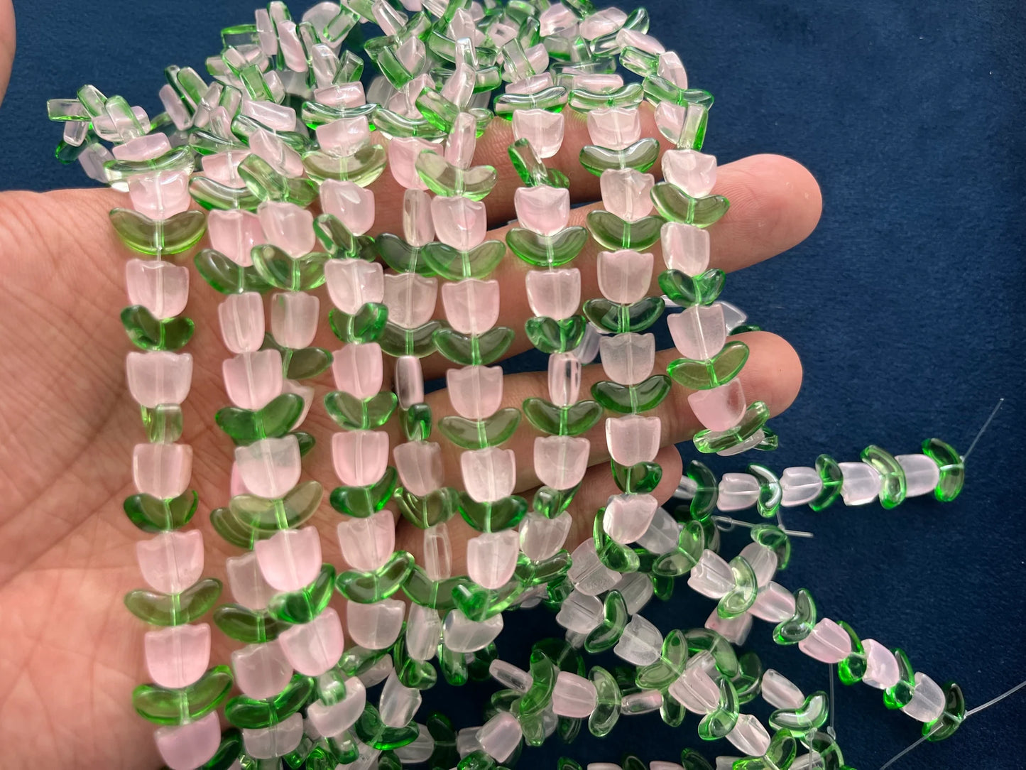 Tulip glass beads pink