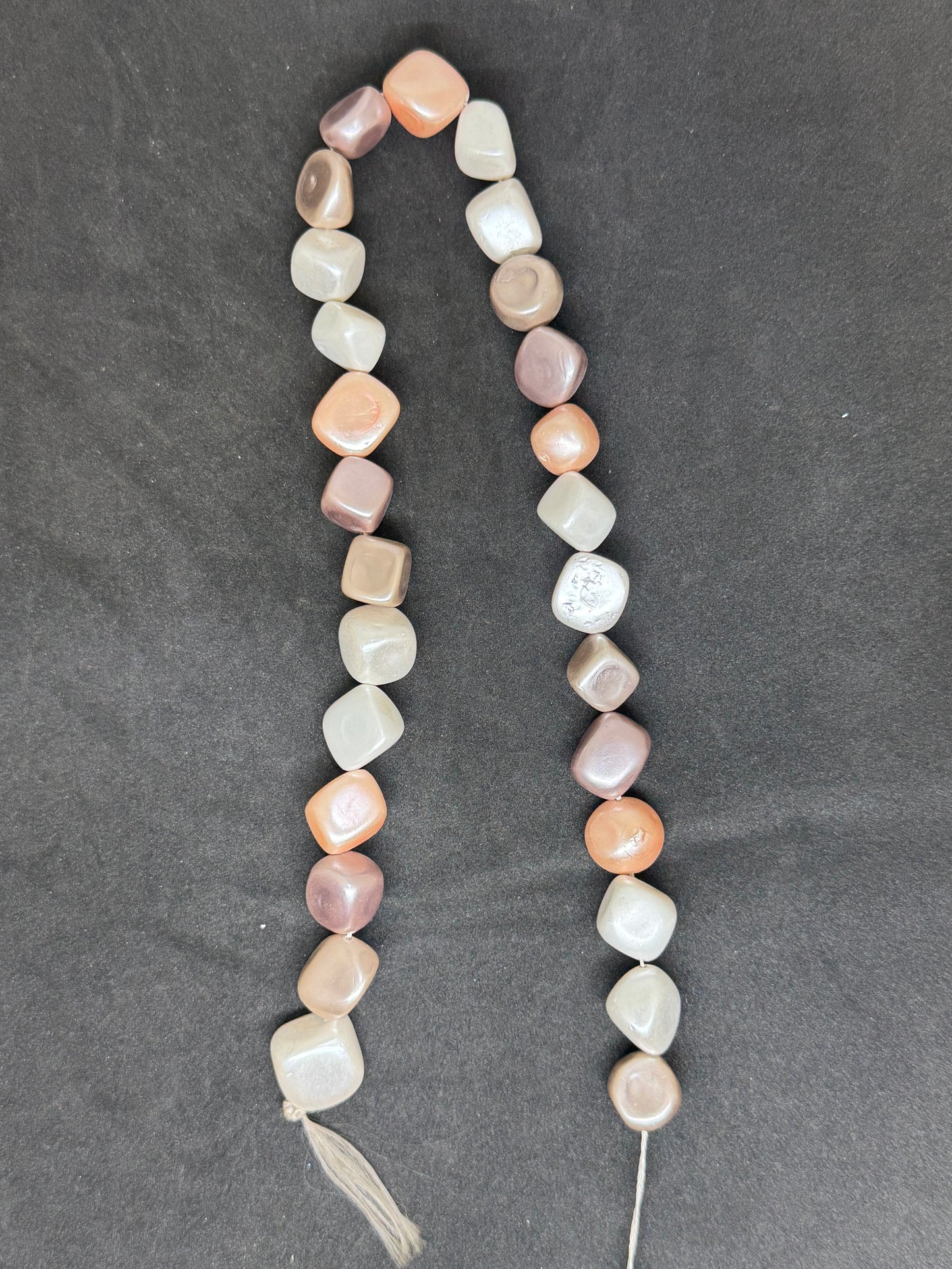 Elegant jewellery Shall pearl uneven size