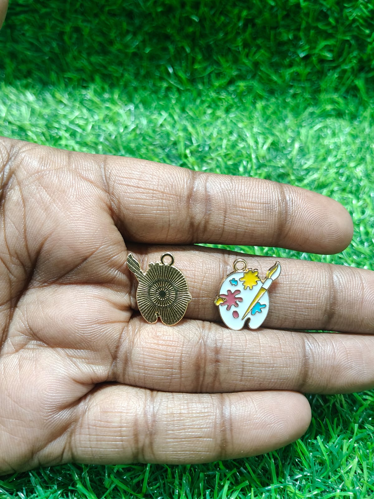 NAGNESHI Artist Paint Palette Enamel Charms - Gold Tone Painter’s Palette & Brush for DIY Jewelry Making, Charm Bracelets, Necklaces
