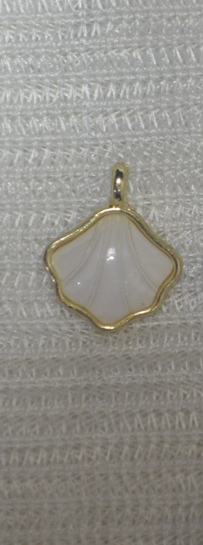 Anti-Tarnish Shell charm - Available in Gold & Silver