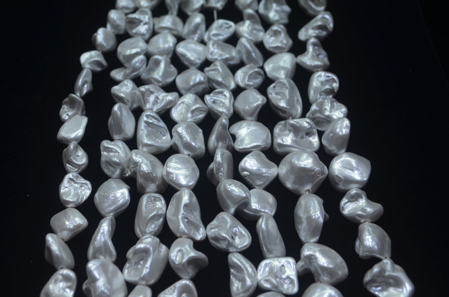 Shall pearl Ofwhite