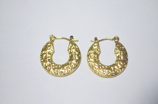Anti Tarnish Vintage Hammered Texture C-Shape Hoop Earrings