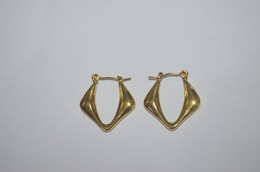 Anti Tarnish Gold-Tone Geometric Hoop Earrings – Elegant Lightweight Design