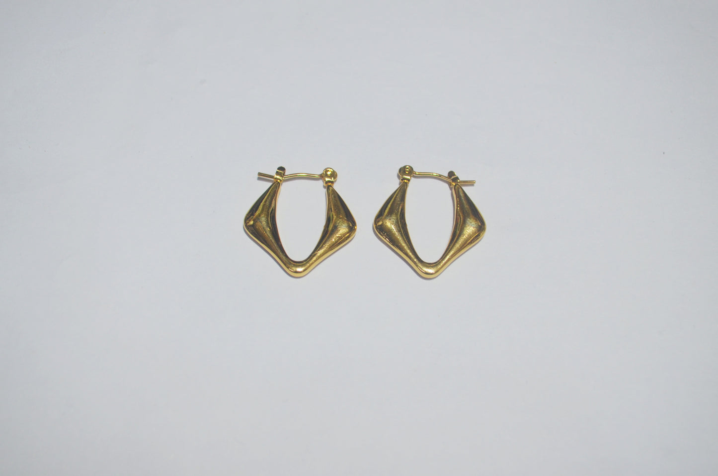 Anti Tarnish Gold-Tone Geometric Hoop Earrings – Elegant Lightweight Design