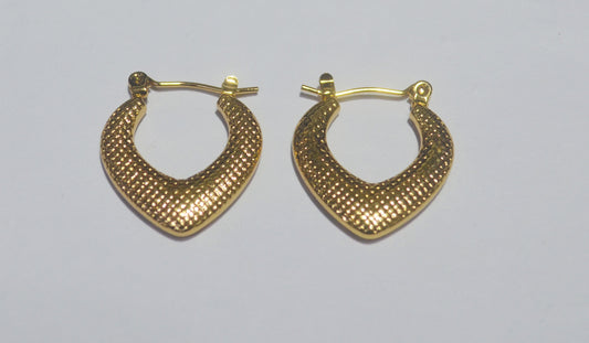 Anti Tarnish Gold-Tone Geometric Hoop Earrings – Elegant New Lightweight Design
