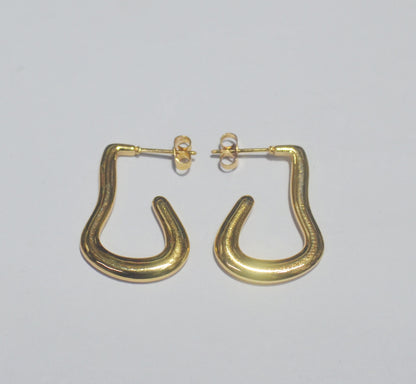 Anti Tarnish Gold-Tone Hook Design Earrings – Elegant New Lightweight