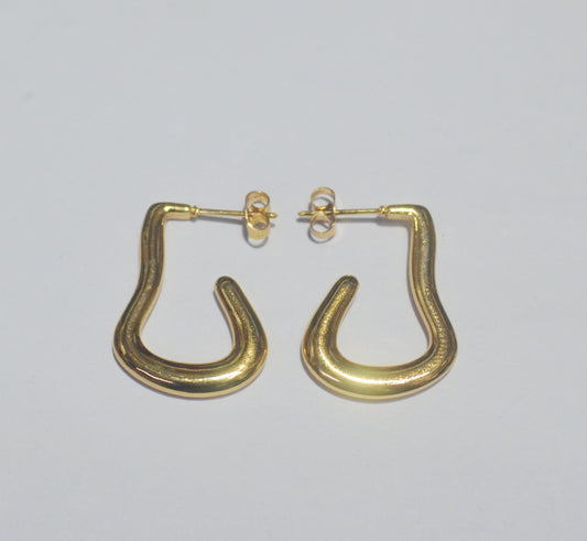 Anti Tarnish Gold-Tone Hook Design Earrings – Elegant New Lightweight