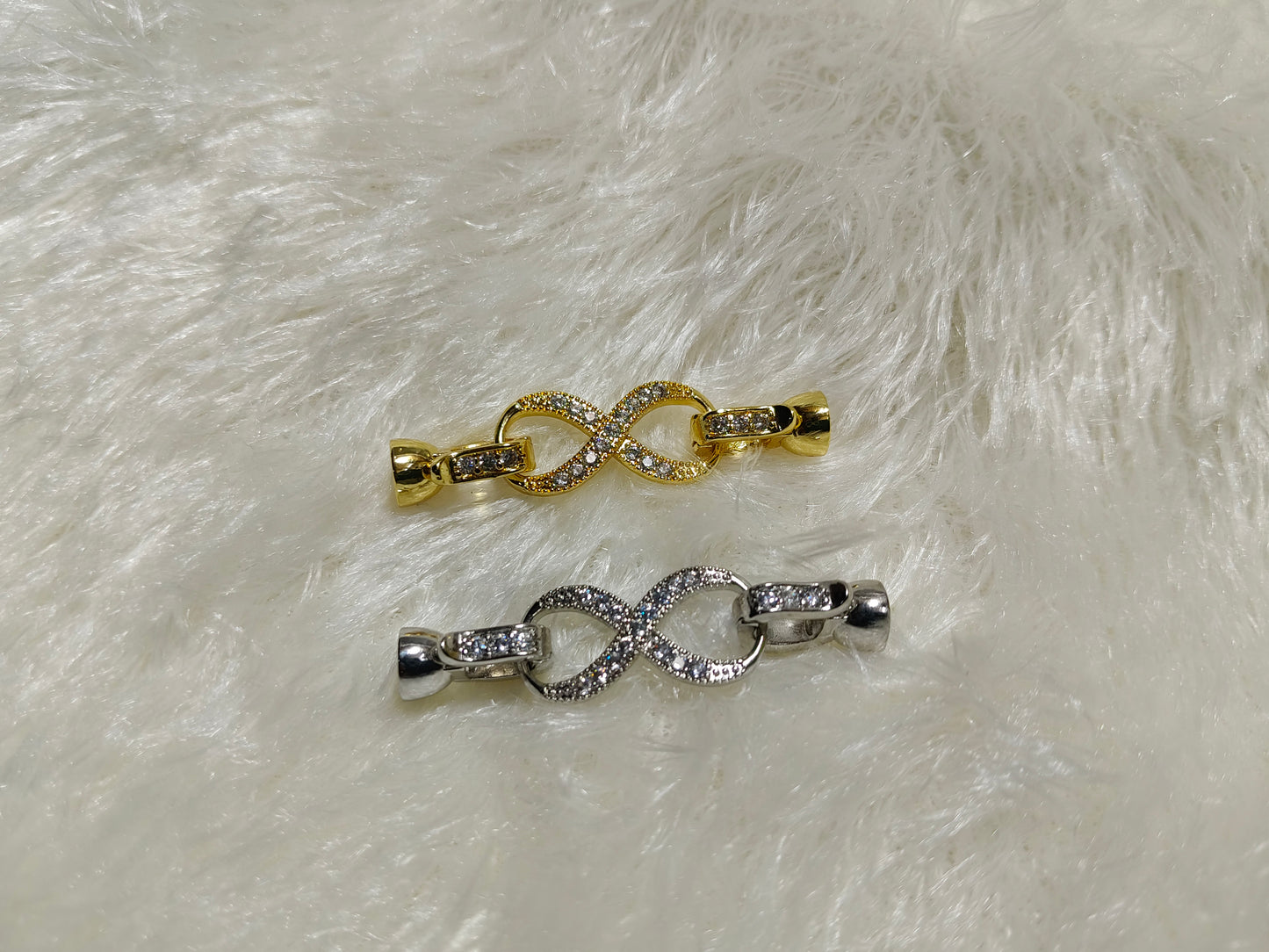 Anti-Tarnish Silver  infinity Look Charm - Gold & Silver Finish