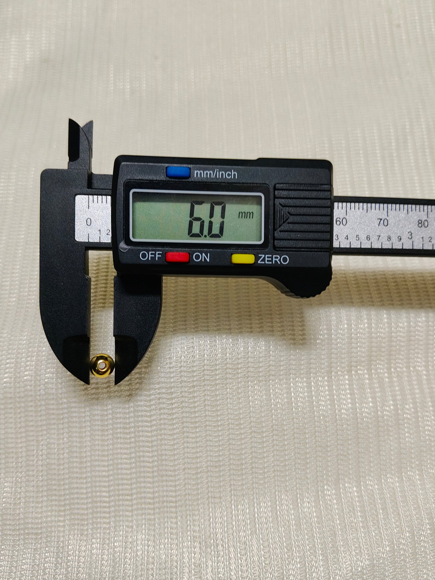 6mm Anti Tarnish 18k gold plated round bead (Pack of 100)