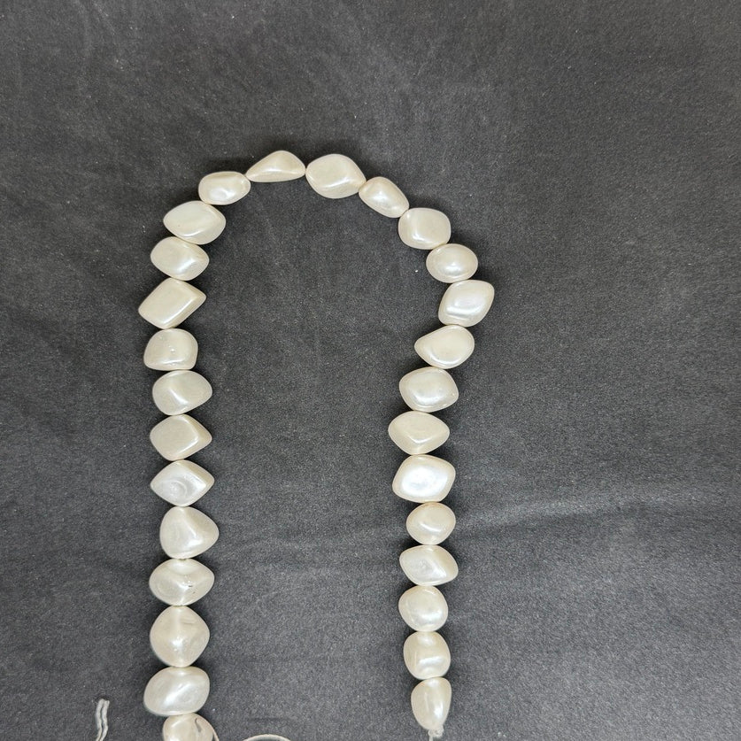 Elegant Jewelry making Shell Pearls