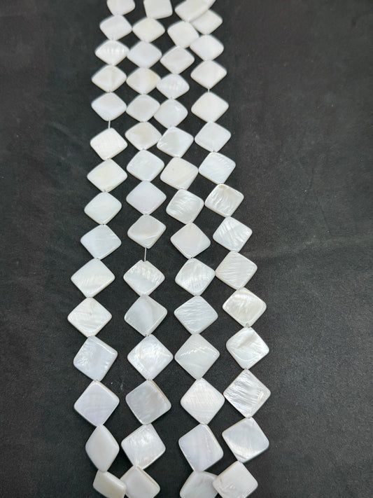 Mop shall  square beads 20 mm