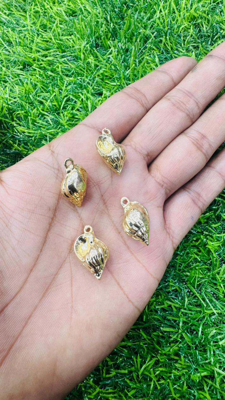 Small Gold Plated Seashell Charms (Set of 5)