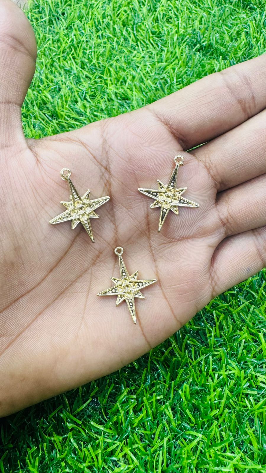 Detailed Gold Plated Starburst / Compass Rose Pendants (Pack of 5)
