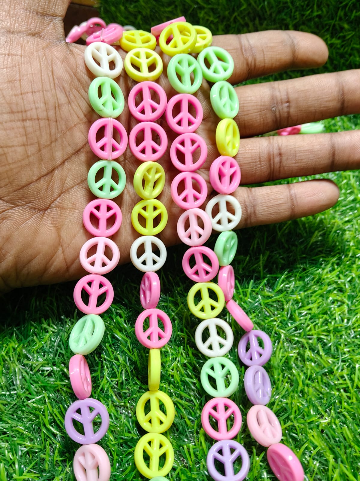 10 Strings Pastel Peace Sign Plastic Beads Garland - 30 Pcs Per String - DIY Retro Jewelry & Crafts