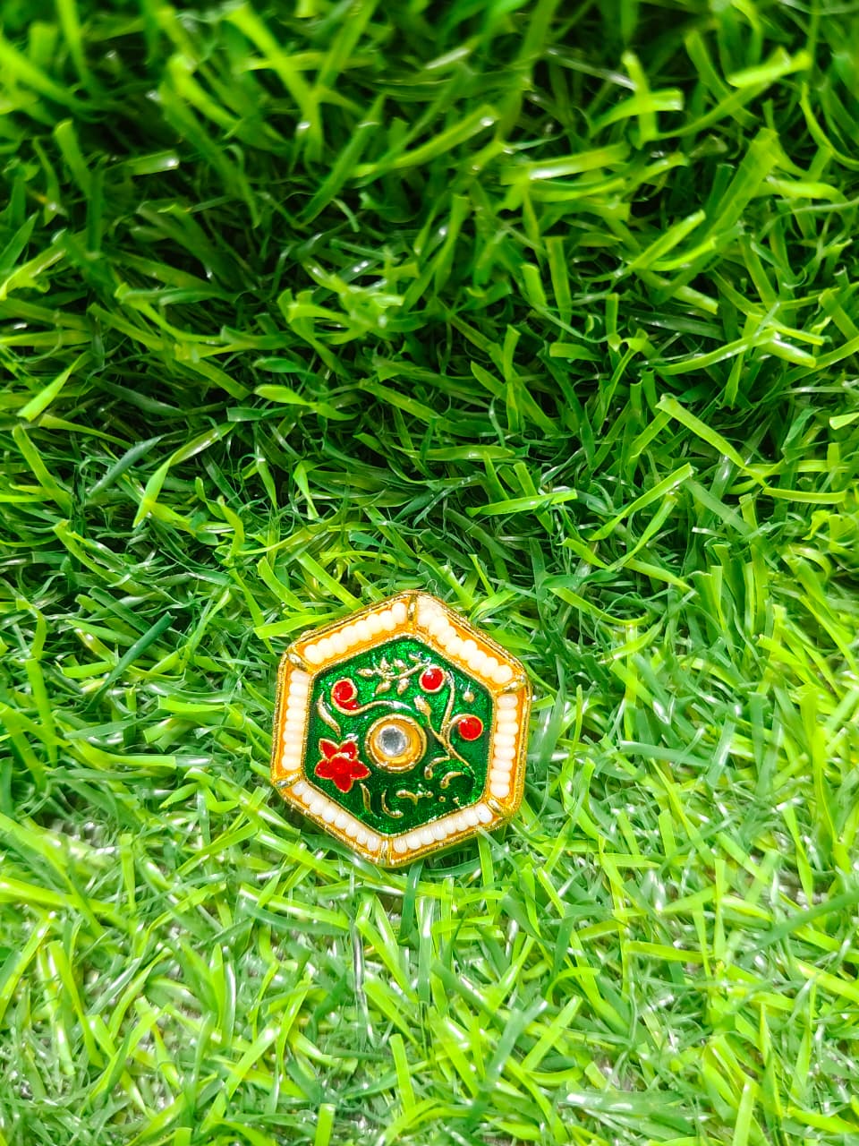 Kundan Enamel Hexagon Beads – (Pack of 12)