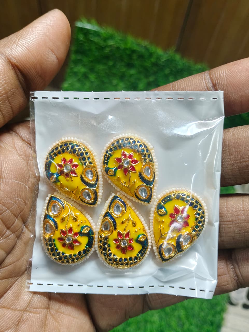 Kundan Enamel Tear Drop Beads – (Pack of 6)