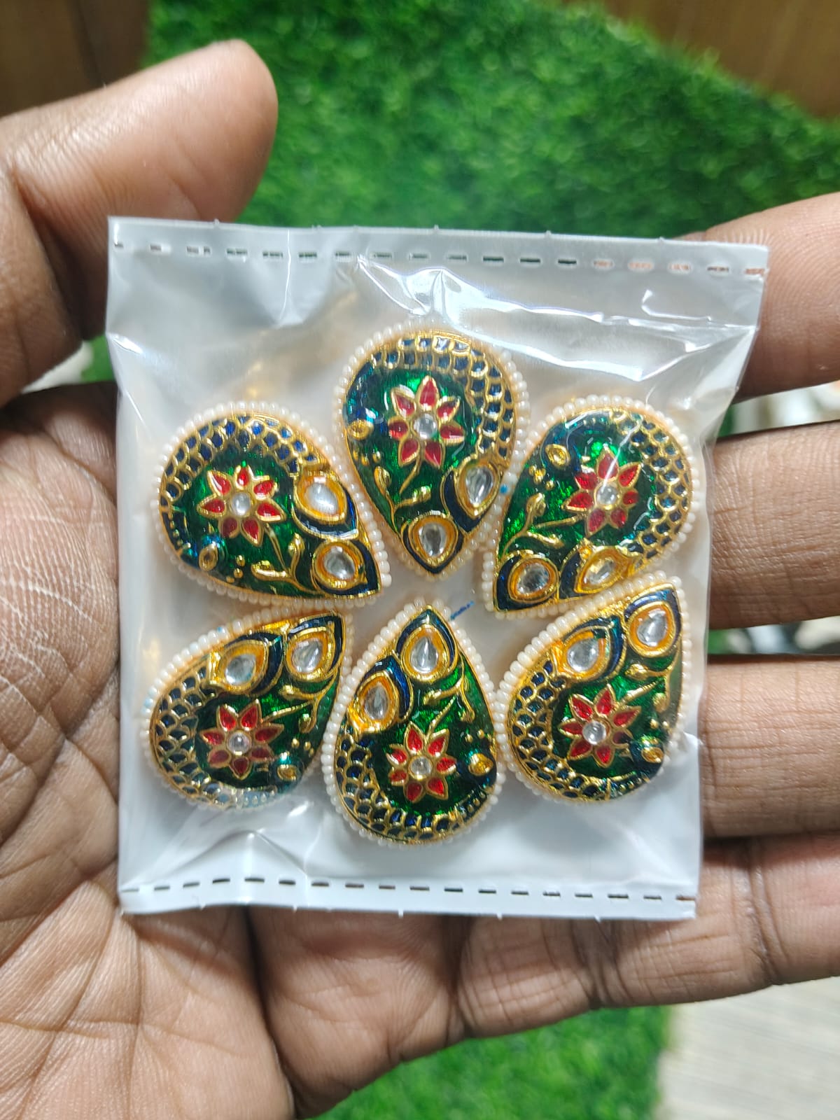 Kundan Enamel Tear Drop Beads – (Pack of 6)