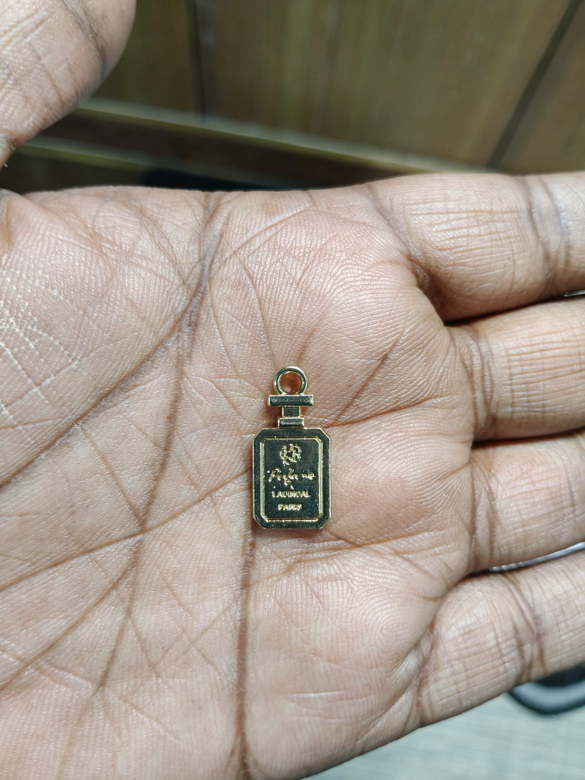 NAGNESHI Elegant Goldan Perfume Bottle Pendants Charms Metal Pendant for Jewelry Making
