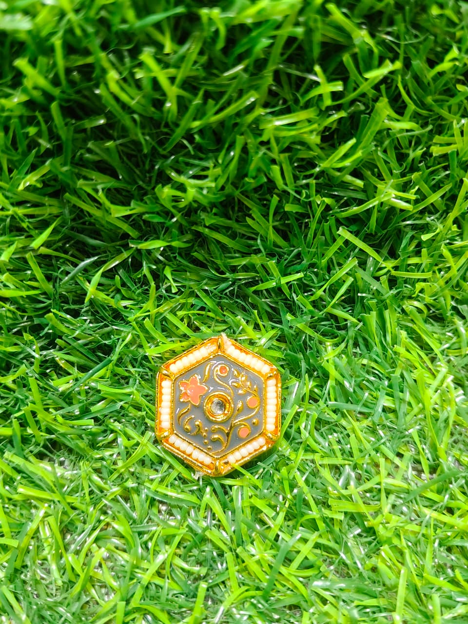 Kundan Enamel Hexagon Beads – (Pack of 12)