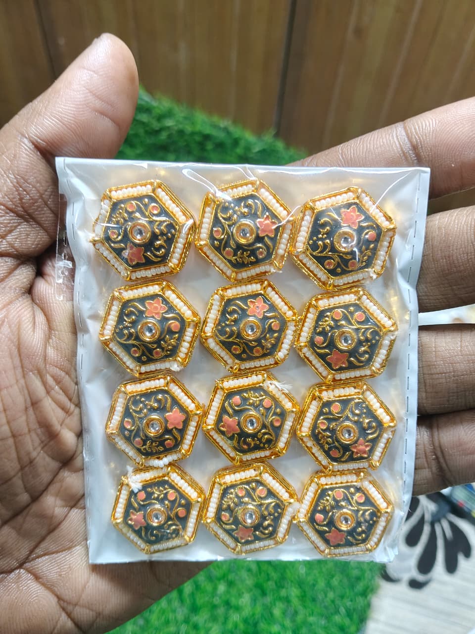 Kundan Enamel Hexagon Beads – (Pack of 12)